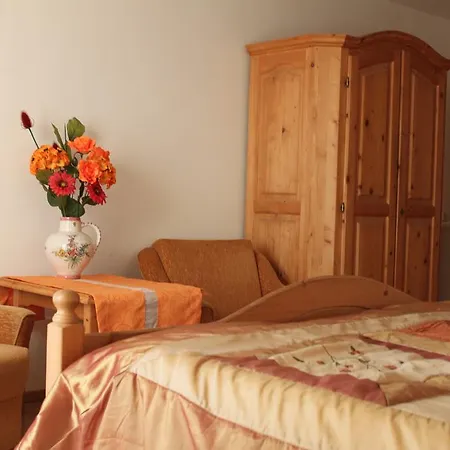 Ingrid Panzio Hotell 3*